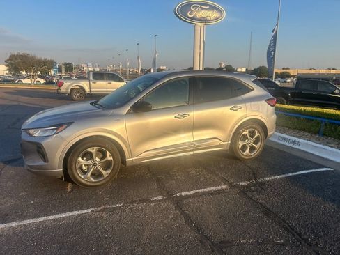 Used 2023 Ford Escape ST-Line w/ Tech Pack #1 FWD image 3