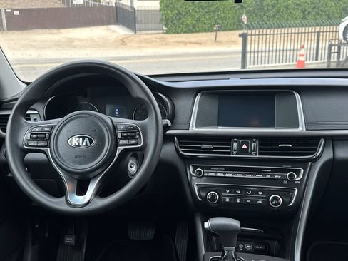 Used 2018 Kia Optima LX FWD image 12