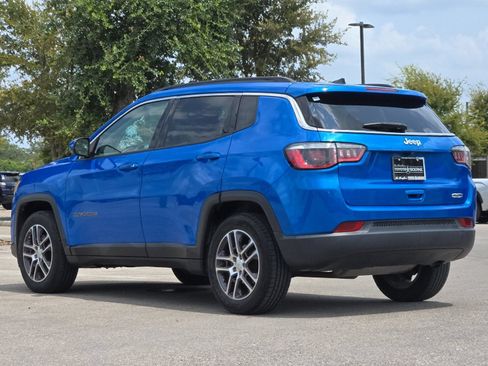 Used 2018 Jeep Compass Latitude w/ Popular Equipment Group FWD image 3