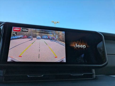 New 2026 Jeep Gladiator Mojave w/ Technology Group AWD/4WD image 23