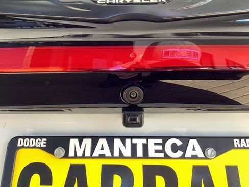 New 2026 Chrysler Pacifica Limited image 30