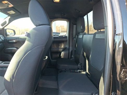 Used 2021 Toyota Tacoma TRD Sport image 11