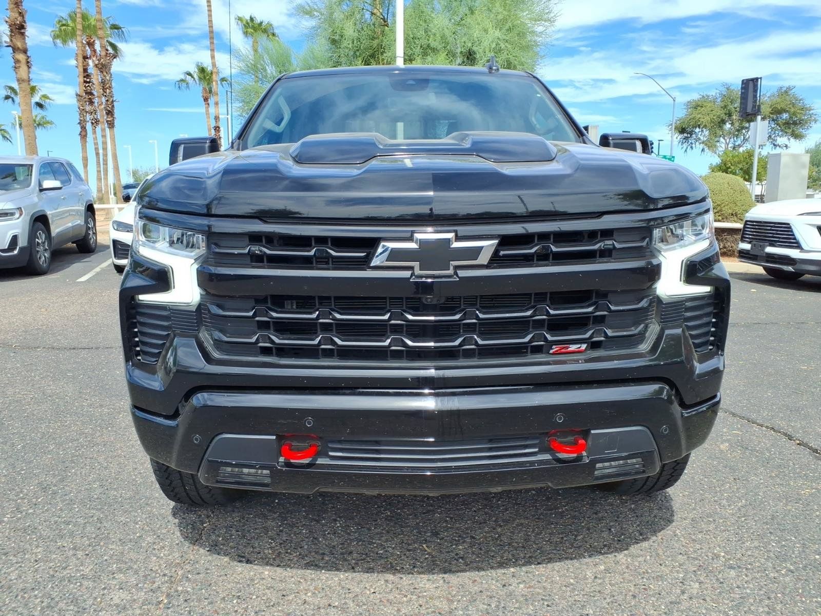 Used 2025 Chevrolet Silverado 1500 LT Trail Boss w/ LT Trail Boss Premium Package AWD/4WD image 2