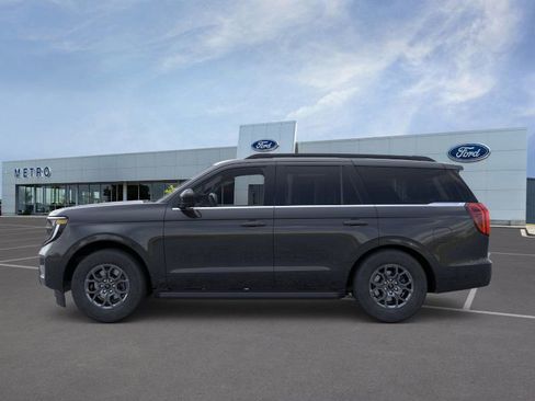 New 2025 Ford Expedition Active image 3