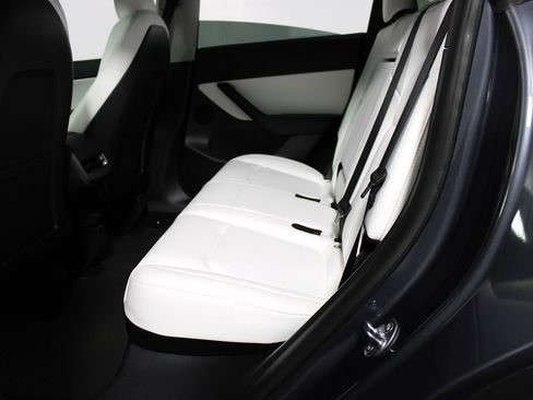 Used 2022 Tesla Model Y Performance image 26