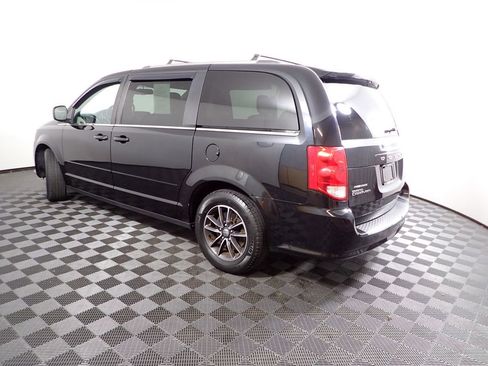 Used 2017 Dodge Grand Caravan SXT FWD image 16