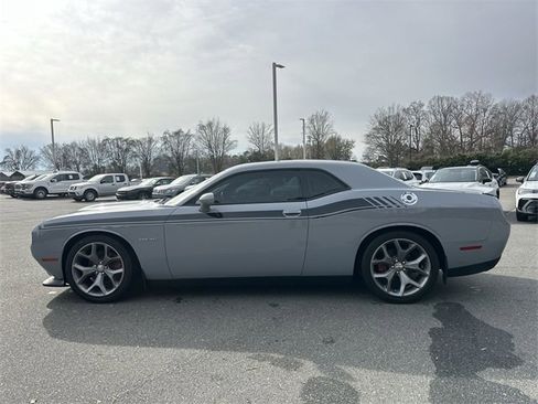 Used 2021 Dodge Challenger R/T image 2
