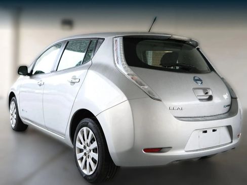 Used 2014 Nissan Leaf S image 10