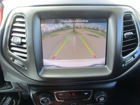 Used 2019 Jeep Compass Trailhawk image 21