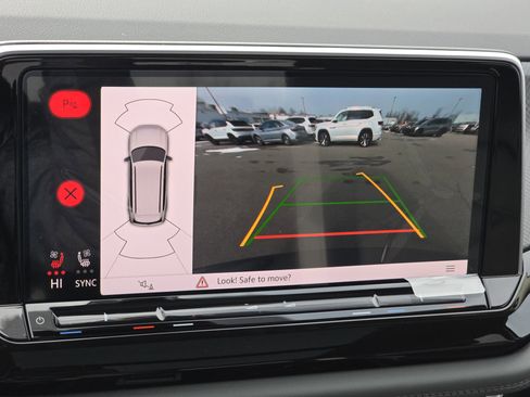 New 2026 Volkswagen Atlas Peak Edition image 12