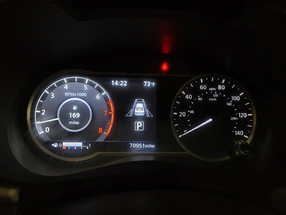 Used 2021 Nissan Versa SV FWD image 23