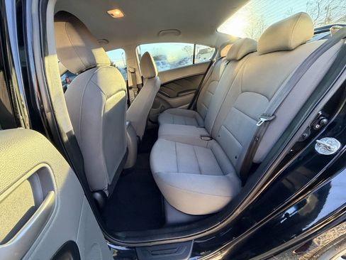Used 2018 Kia Forte LX image 35