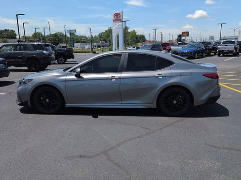 Certified 2025 Toyota Camry SE FWD image 4