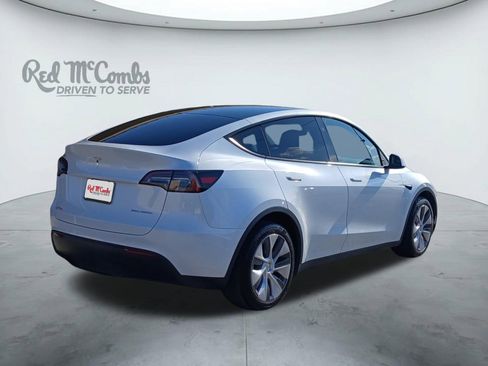 Used 2024 Tesla Model Y Long Range image 5