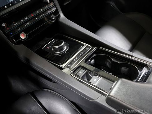Used 2020 Jaguar F-PACE Premium AWD/4WD image 24