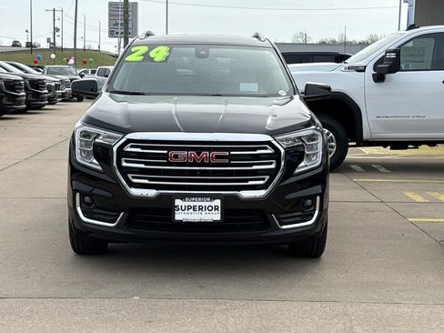 Used 2024 GMC Terrain SLT w/ Infotainment Package II AWD/4WD image 9