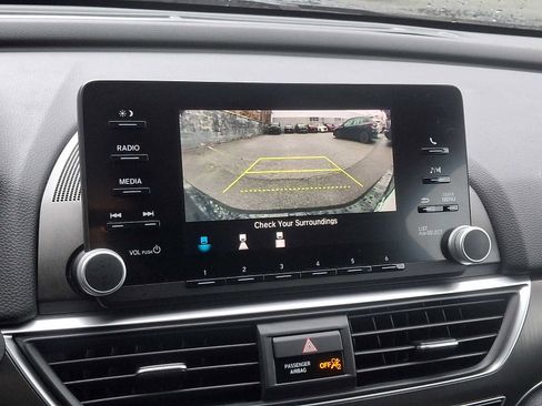 Used 2018 Honda Accord LX image 33