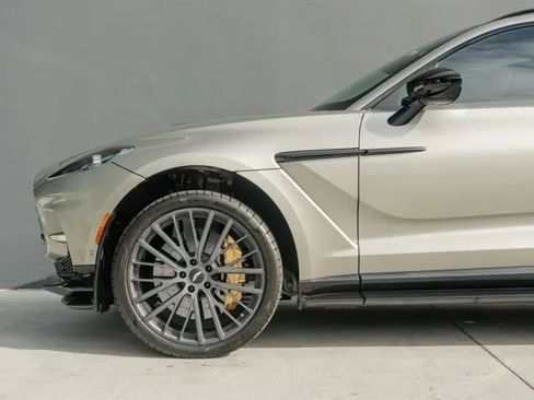 Used 2023 Aston Martin DBX 707 image 21