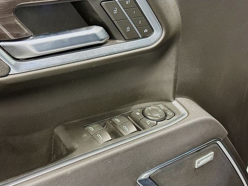 Used 2025 Chevrolet Silverado 1500 LTZ image 15