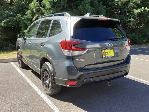 Used 2020 Subaru Forester Limited w/ Popular Package #3 AWD/4WD image 9