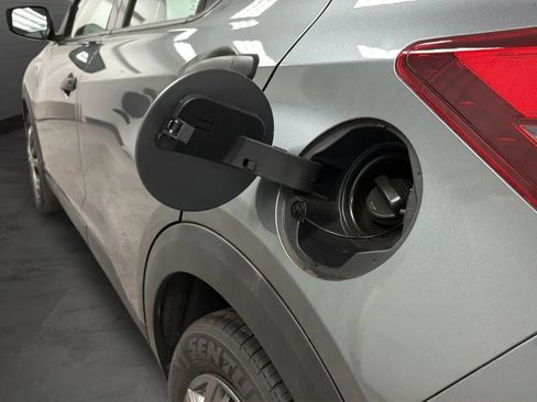 Used 2019 Nissan Kicks S FWD image 25