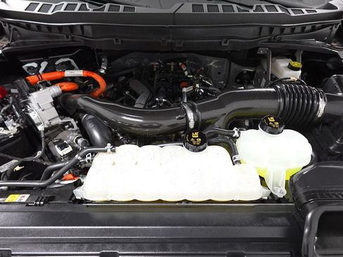 Certified 2025 Ford F150 Platinum w/ Equipment Group 702A High AWD/4WD image 37