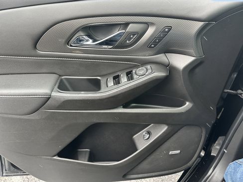 Certified 2023 Chevrolet Traverse Premier w/ Redline Edition image 9