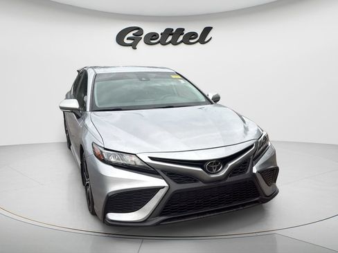 Used 2024 Toyota Camry SE FWD image 2