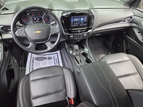 Used 2023 Chevrolet Traverse LT w/ LT Premium Package FWD image 11