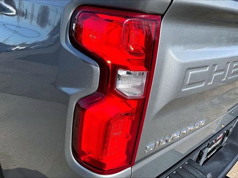 Used 2024 Chevrolet Silverado 1500 ZR2 image 29