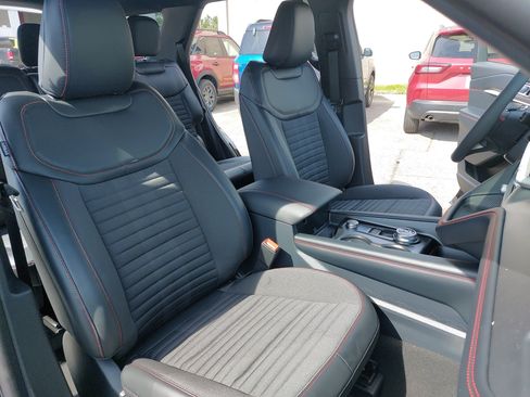 New 2026 Ford Explorer ST-Line w/ ST-Line Street Pack RWD image 10