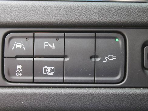 Used 2022 Chevrolet Tahoe LT w/ LT Signature Package RWD image 32
