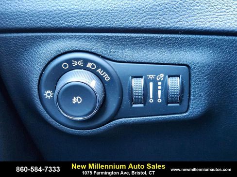 Used 2019 Jeep Compass Limited image 25