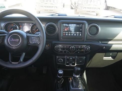 Used 2023 Jeep Gladiator Sport AWD/4WD image 14