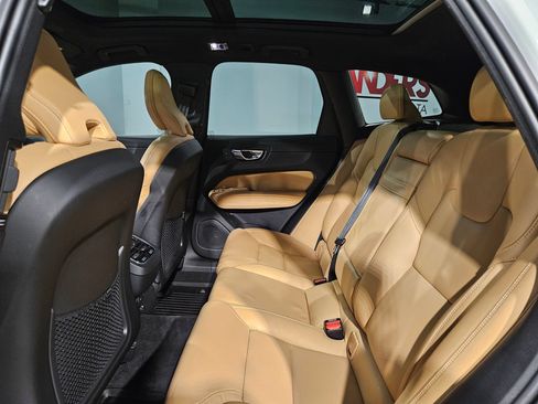 Used 2021 Volvo XC60 T5 Inscription w/ Protection Package FWD image 36