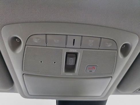 Used 2018 Nissan Rogue SL w/ Premium Package AWD/4WD image 23