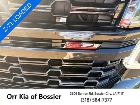 Used 2024 Chevrolet Tahoe Z71 w/ Luxury Package AWD/4WD image 39