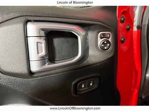 Used 2021 Jeep Gladiator Willys image 18