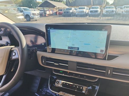 New 2026 Lincoln Corsair Premiere image 31