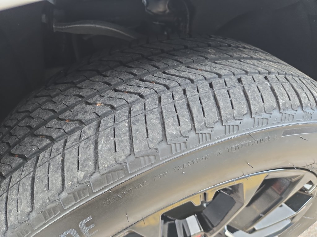 Used 2022 GMC Yukon XL Denali AWD/4WD image 11