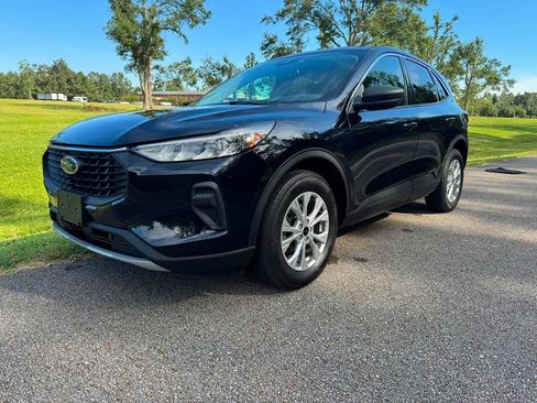 Used 2023 Ford Escape Active w/ Tech Pack #1 AWD/4WD image 10