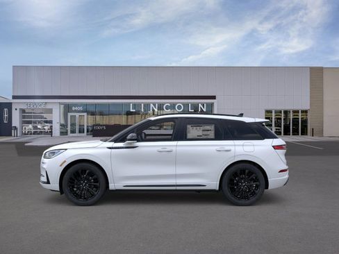 New 2026 Lincoln Corsair Premiere image 3