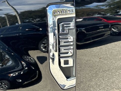 Used 2022 Ford F250 Lariat w/ Lariat Value Package image 7