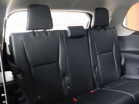 Used 2026 Toyota Grand Highlander XLE FWD image 11