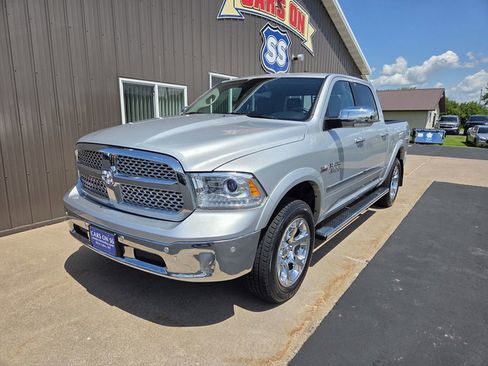 Used 2017 RAM 1500 Laramie w/ Convenience Group AWD/4WD image 3
