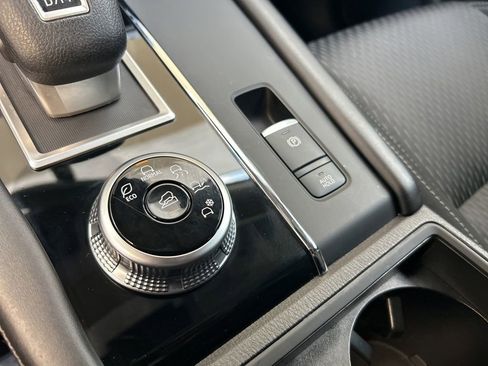 Used 2024 Mitsubishi Outlander ES image 9