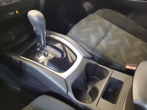 Used 2015 Nissan Rogue S image 26