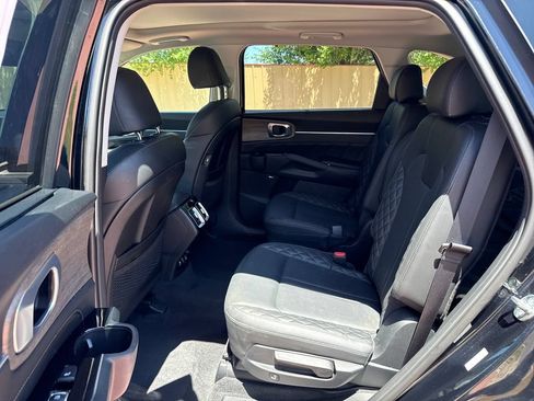 Used 2023 Kia Sorento SX Prestige AWD/4WD image 20