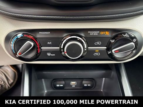 Certified 2025 Kia Soul LX FWD image 15