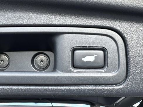 Used 2016 Honda Pilot Touring image 14